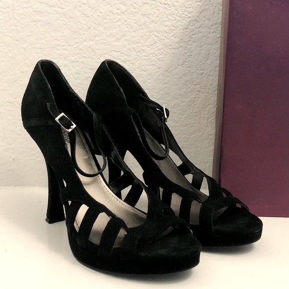 Fergie Suede Strappy Mary Jane Pumps in Black, Size 10 EXCELLENT! - Picture 4 of 14